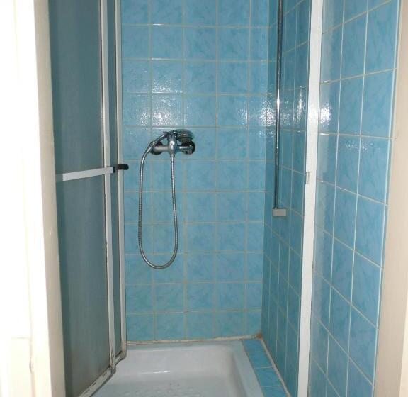 Quarto Estandar Individual, Apartment Trojska