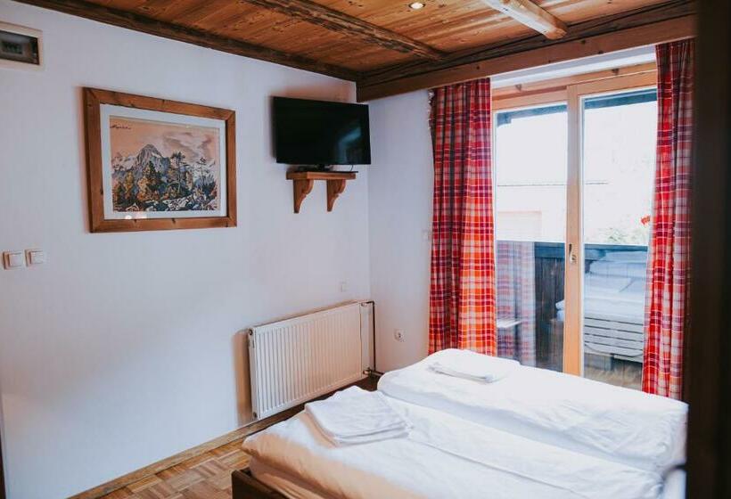 اتاق استاندارد با چشم‌انداز کوهستان, Gostilna Pri Martinu