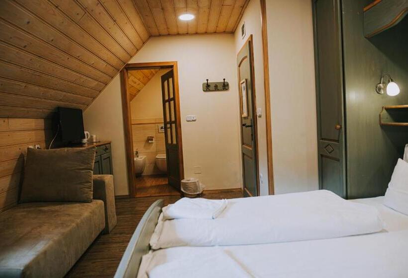 اتاق استاندارد با چشم‌انداز کوهستان, Gostilna Pri Martinu