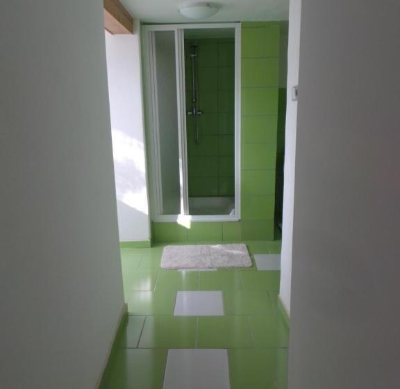 1 Bedroom Apartment Lake View, Penzion Tomy Pihlov