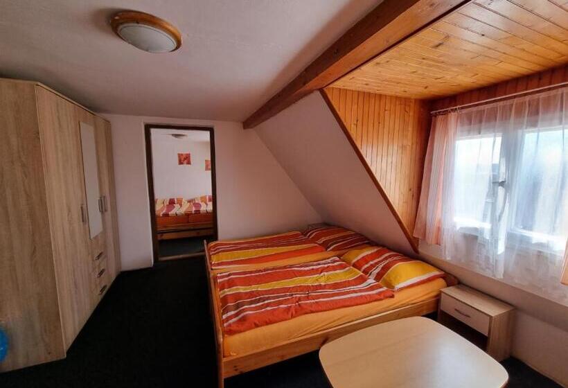 1 Bedroom Apartment Lake View, Penzion Tomy Pihlov