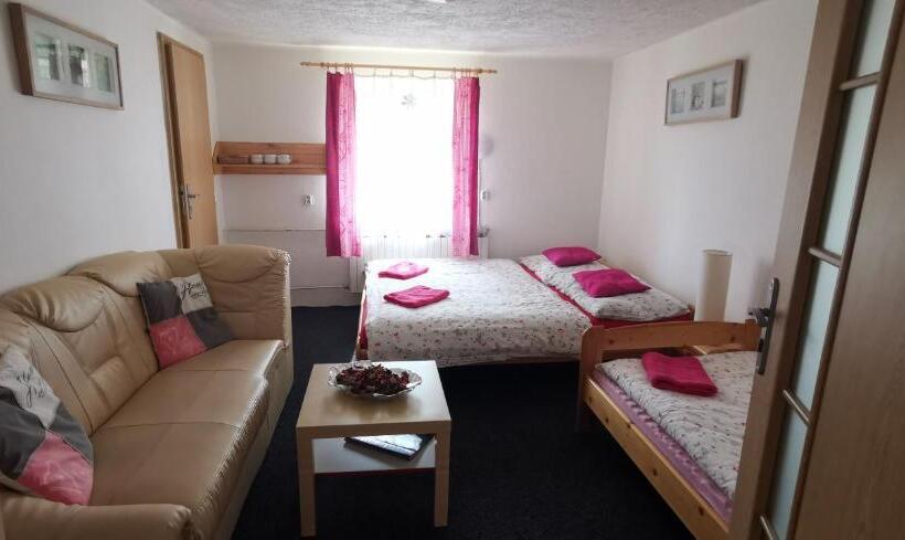 スタンダードトリプルルーム, Penzion Tomy Pihlov