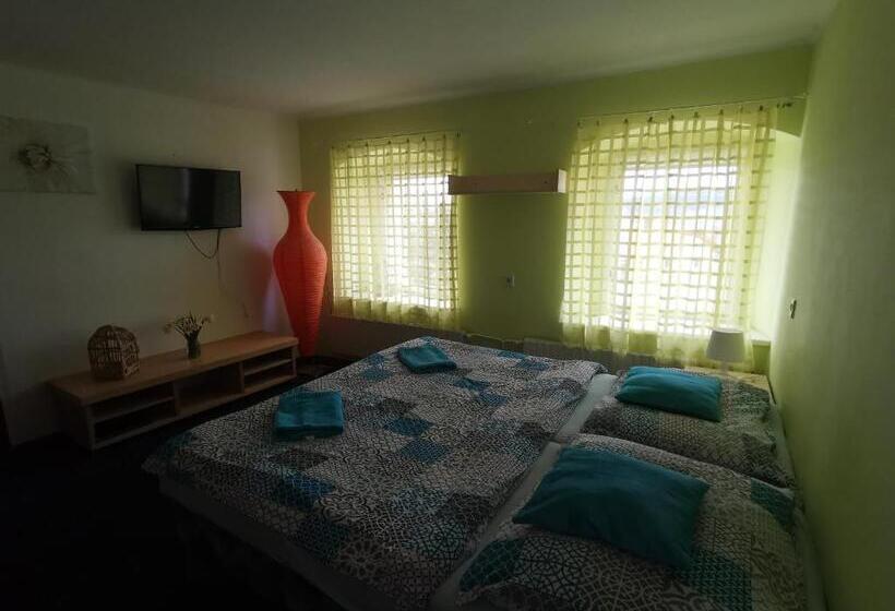 スイート, Penzion Tomy Pihlov