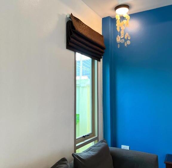 带泳池观景的豪华房, The Snug Airportel   Phuket Airport