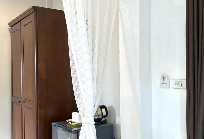 풀장 전망 디럭스 룸, The Snug Airportel   Phuket Airport