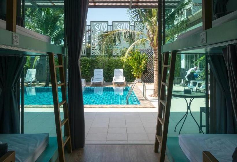 共用房间的床, The Snug Airportel   Phuket Airport