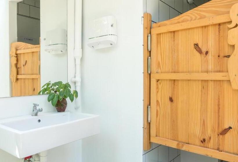 共用房间的床, The Snug Airportel   Phuket Airport