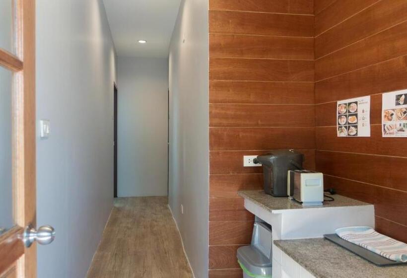 共用房间的床, The Snug Airportel   Phuket Airport