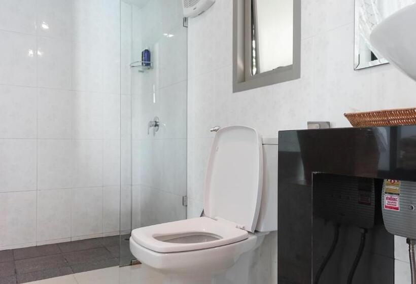 带泳池观景的豪华房, The Snug Airportel   Phuket Airport