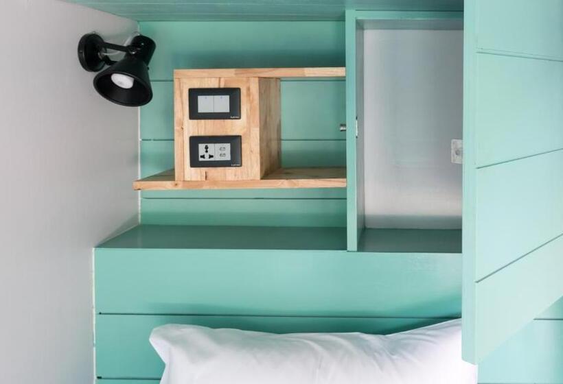 共用房间的床, The Snug Airportel   Phuket Airport