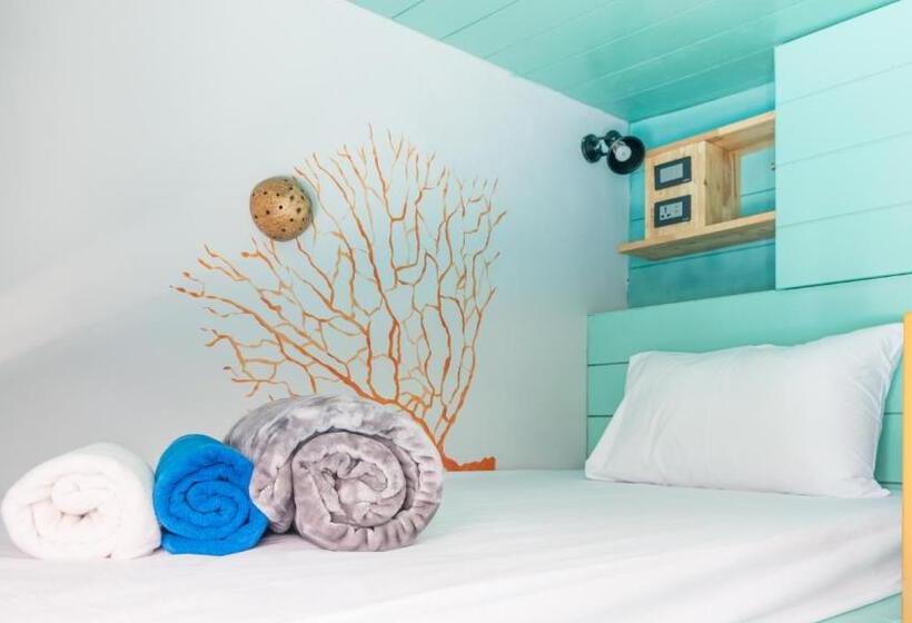 共用房间的床, The Snug Airportel   Phuket Airport