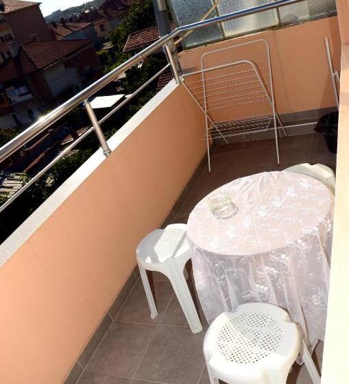 חדר משפחתי נוף לגינה, Veda Guest House