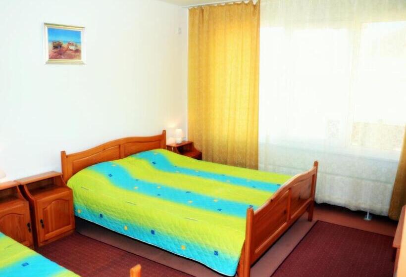 חדר משפחתי, Veda Guest House