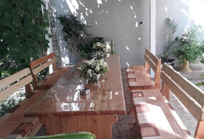 חדר דלוקס לשלושה, Veda Guest House