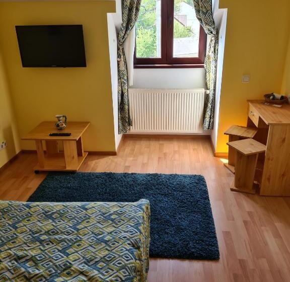 经济房, Pension Marina