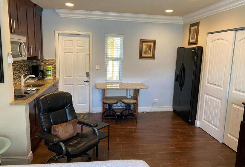 إستوديو قياسى سرير كينج, Atlantic Shores Vacation Villas