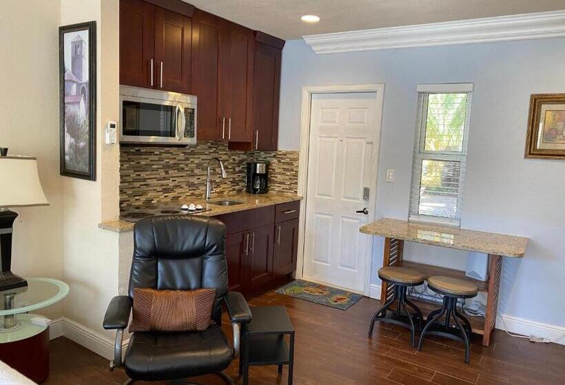 إستوديو قياسى سرير كينج, Atlantic Shores Vacation Villas