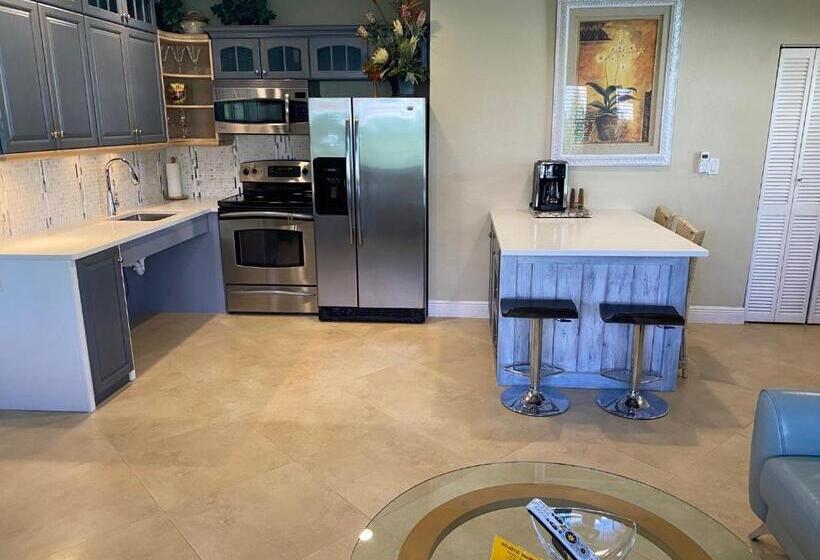 شقة غرفة واحدة, Atlantic Shores Vacation Villas