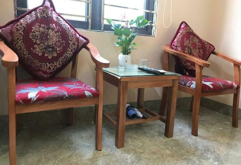 اتاق استاندارد با چشمانداز کوهستان, Nhat Mai