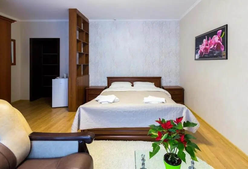 Standard Kolmen Hengen Huone Parveke, Premier