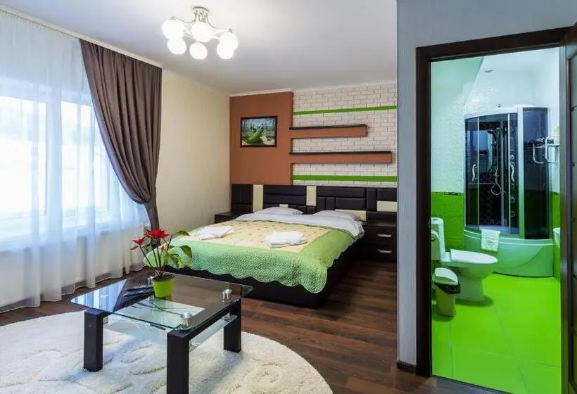 Superior Kolmen Hengen Huone, Premier