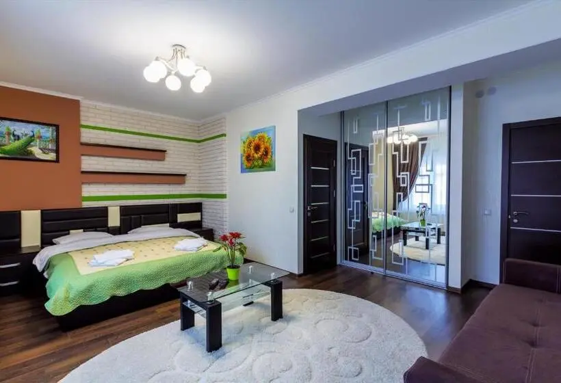 Superior Kolmen Hengen Huone, Premier