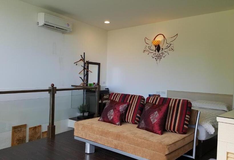 اتاق لوکس با بالکن و چشم‌انداز دریا, Qinbianlu B&b