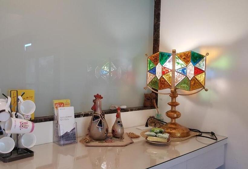 اتاق استاندارد چهارنفره با بالکن, Qinbianlu B&b