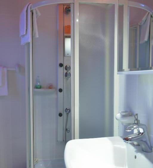 اتاق استاندارد, Bed And Breakfast Caffe Caffe