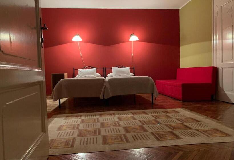 سوئیت با بالکن, Bed And Breakfast Caffe Caffe