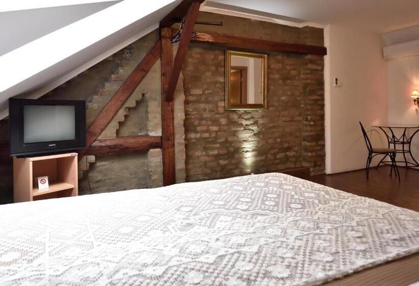 اتاق استاندارد, Bed And Breakfast Caffe Caffe