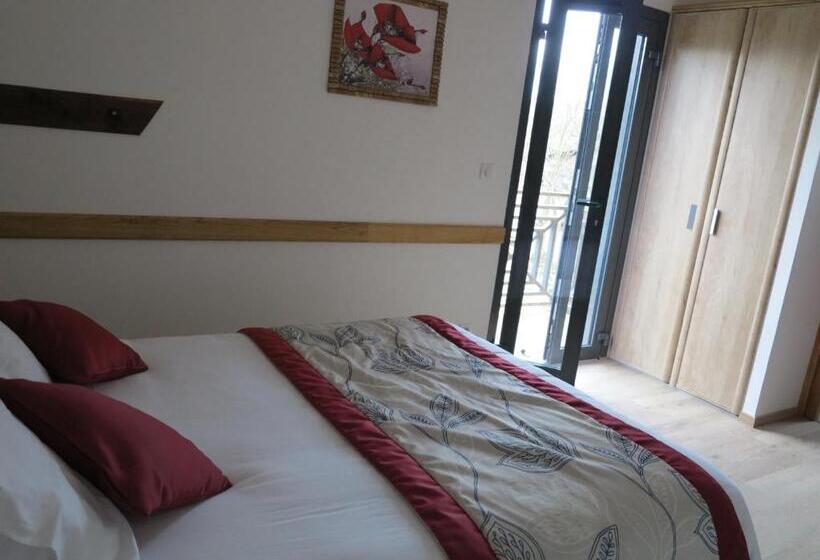 家庭间, La Ferme De Maraval