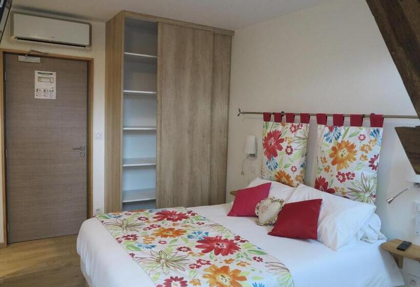 标准三人间, La Ferme De Maraval