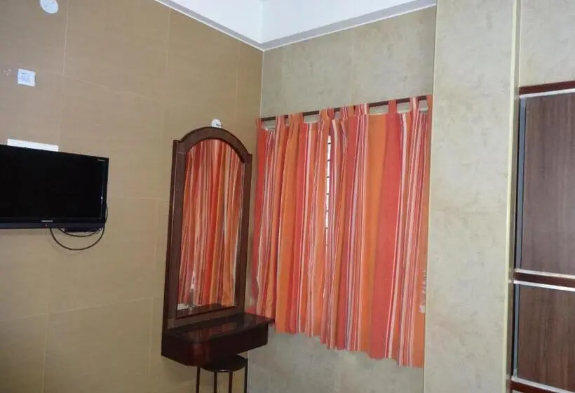 Chambre Deluxe, Aditya Inn
