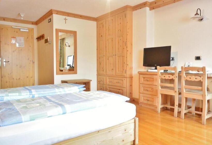 标准三人间, Garnì Al Plan