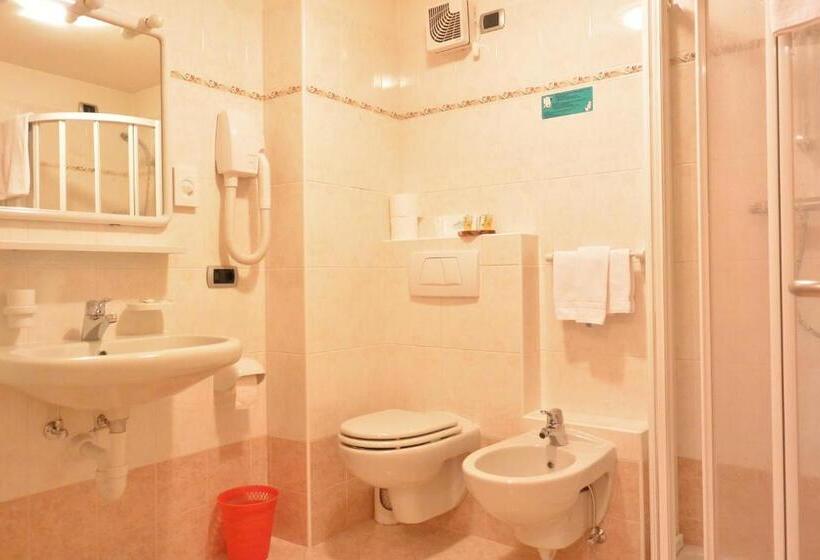 标准三人间, Garnì Al Plan