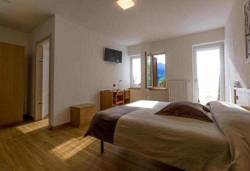 غرفة قياسية رباعية, Ristorante Miravalle