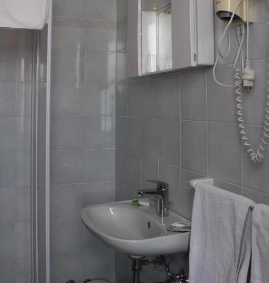 غرفة إقتصادية, Ristorante Miravalle