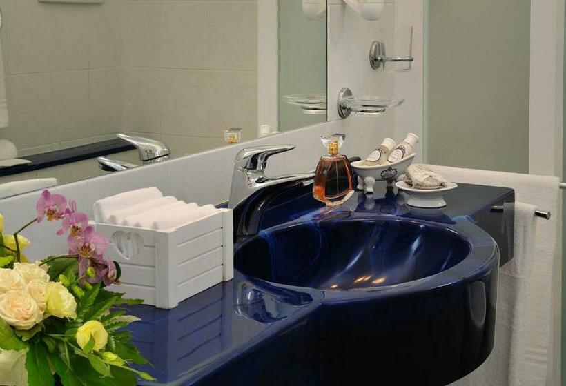 Comfort room with balcony, Riviera B&b