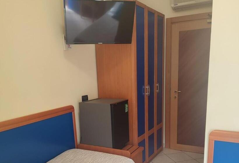 חדר אקונומי, Riviera B&b