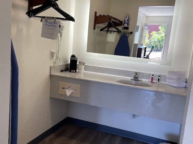 带2个双人床的标准工作室, Baymont By Wyndham Biloxi Ocean Springs