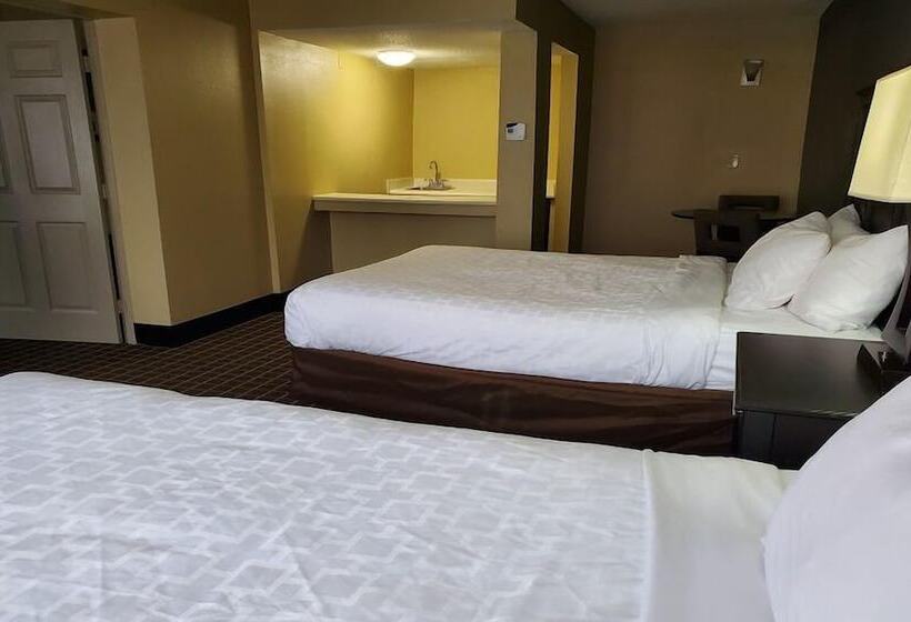 جناح, Clarion Hotel & Suites