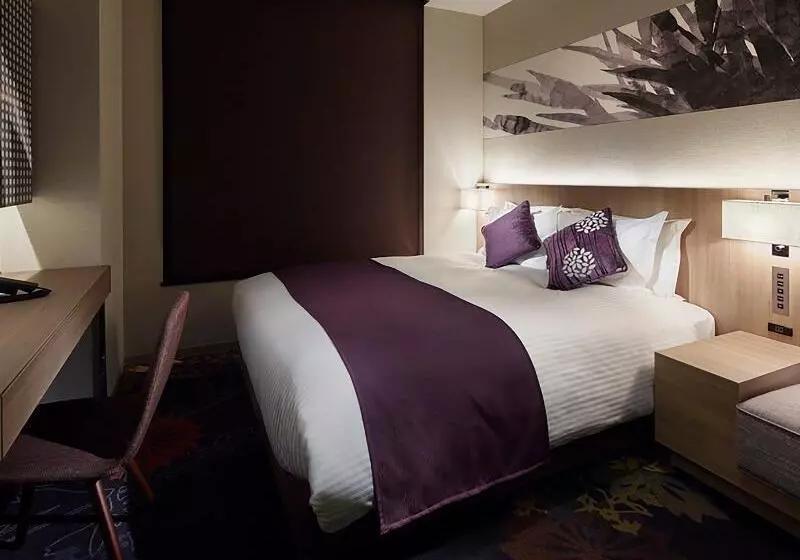 スイート, Days Inn & Suites By Wyndham Terre Haute
