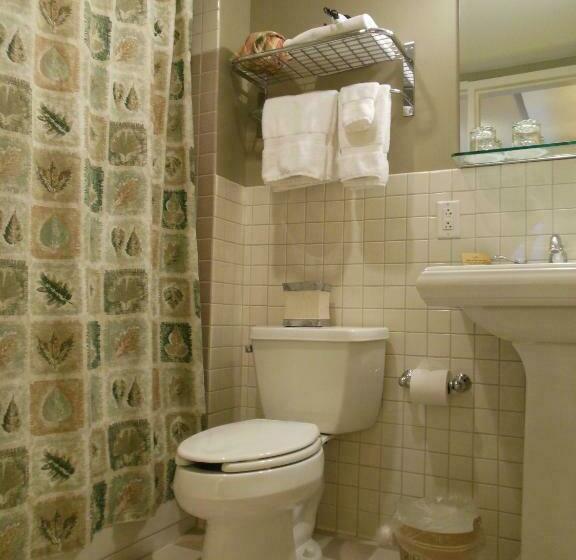 Номер Стандарт, Inn On Broadway