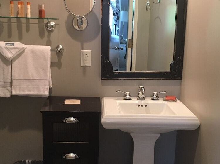 Номер Deluxe, Inn On Broadway