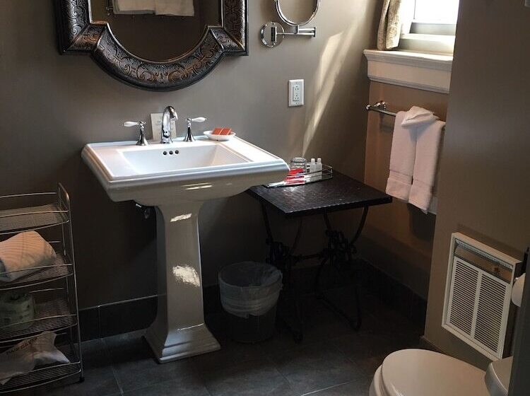 Номер Deluxe, Inn On Broadway