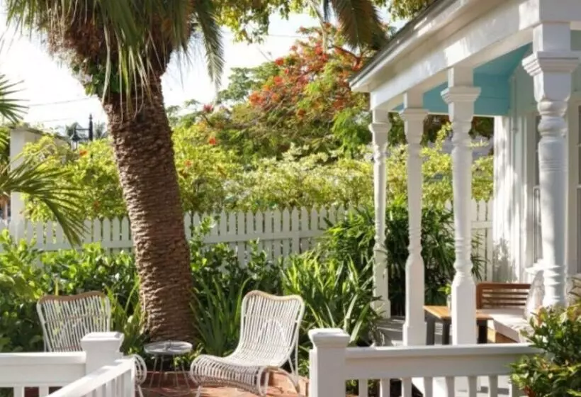 اتاق استاندارد با تخت بزرگ, Lighthouse Hotel   Key West Historic Inns