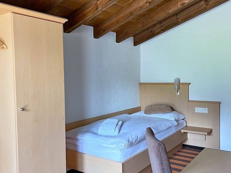 スタンダードシングルルーム, Madrisa Lodge