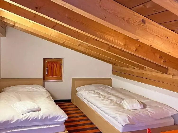 ファミリールーム, Madrisa Lodge