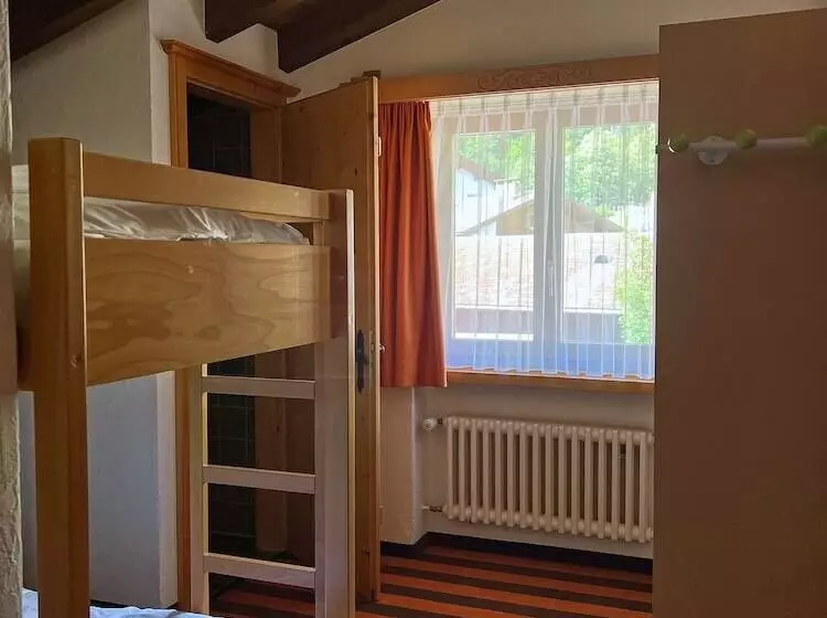 ファミリールーム, Madrisa Lodge
